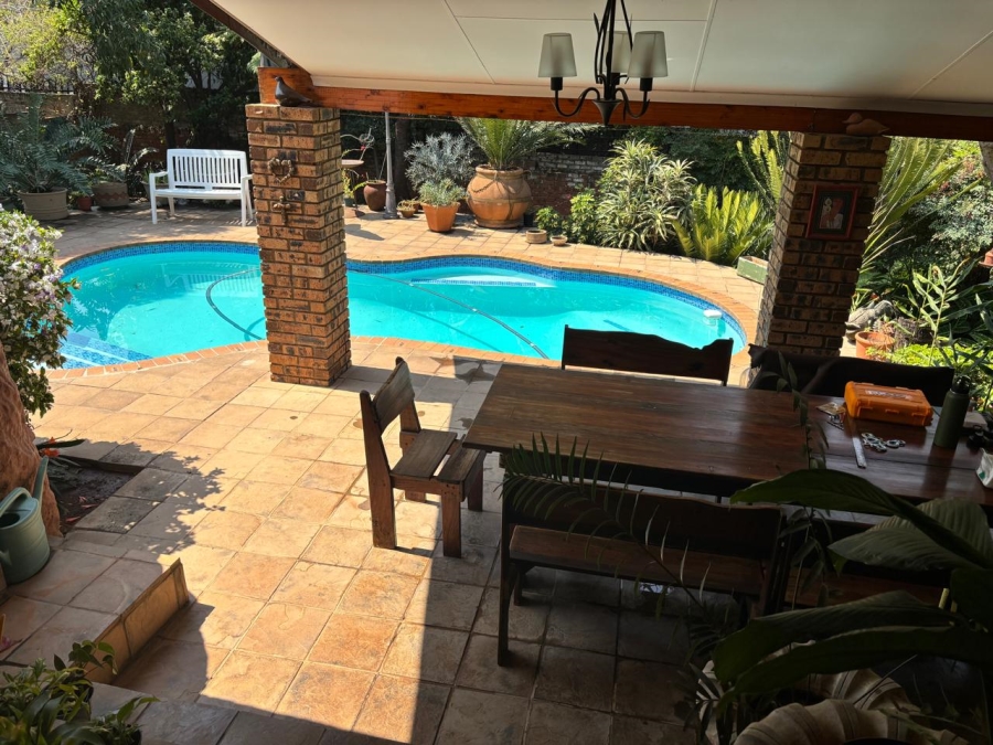 5 Bedroom Property for Sale in Safari Gardens North West